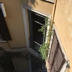 Konukevi San Gregorio 45, Milano
